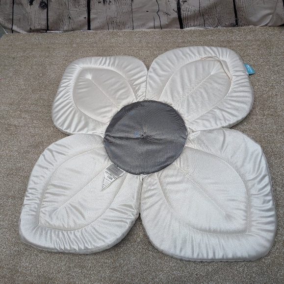 Blooming Baby Bath - Picture 3 of 5